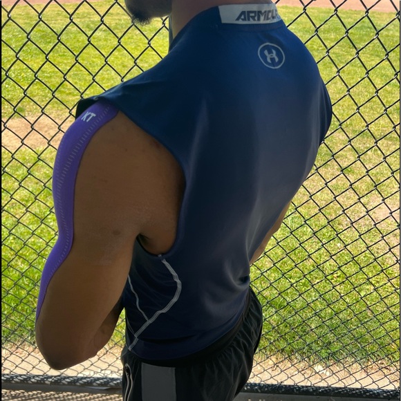 UNDER ARMOUR MEN FOOTBALL TEAM TANK TOP SLEEVELESS TIGHT STRETCHY SHIRT VEST GUY - Picture 5 of 12